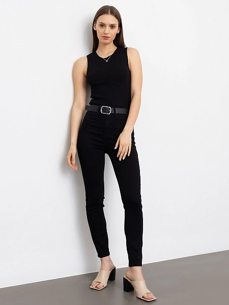 картинка Джинсы женские jeggins / skinny от магазина стильной одежды Mark Formelle