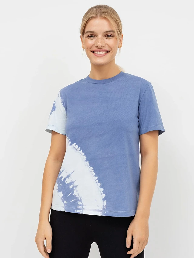 

Хлопковая женская футболка голубого цвета с белыми элементами, Белые круги на голубом, 21-ОБР13674Ц-0