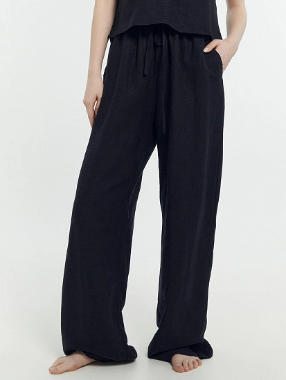 картинка Брюки женские домашние черные от магазина стильной одежды Mark Formelle