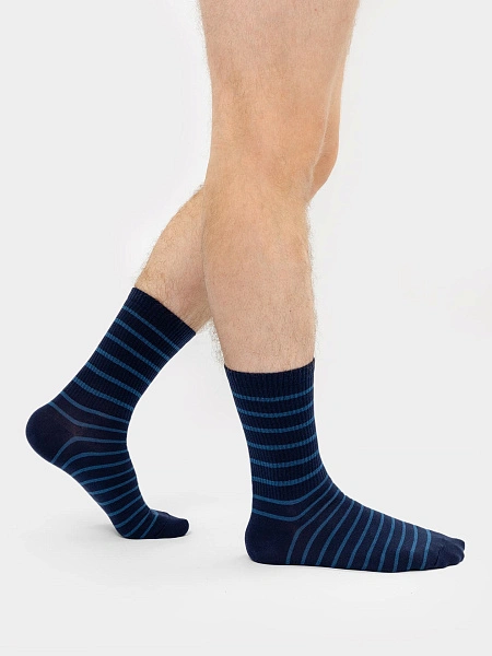 картинка Носки мужские классические темно-синие в серую полоску от магазина мужской одежды Mark Formelle