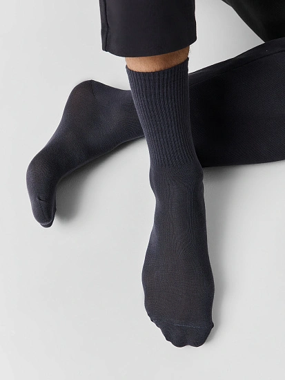 картинка Носки мужские графитовые  от магазина мужской одежды Mark Formelle
