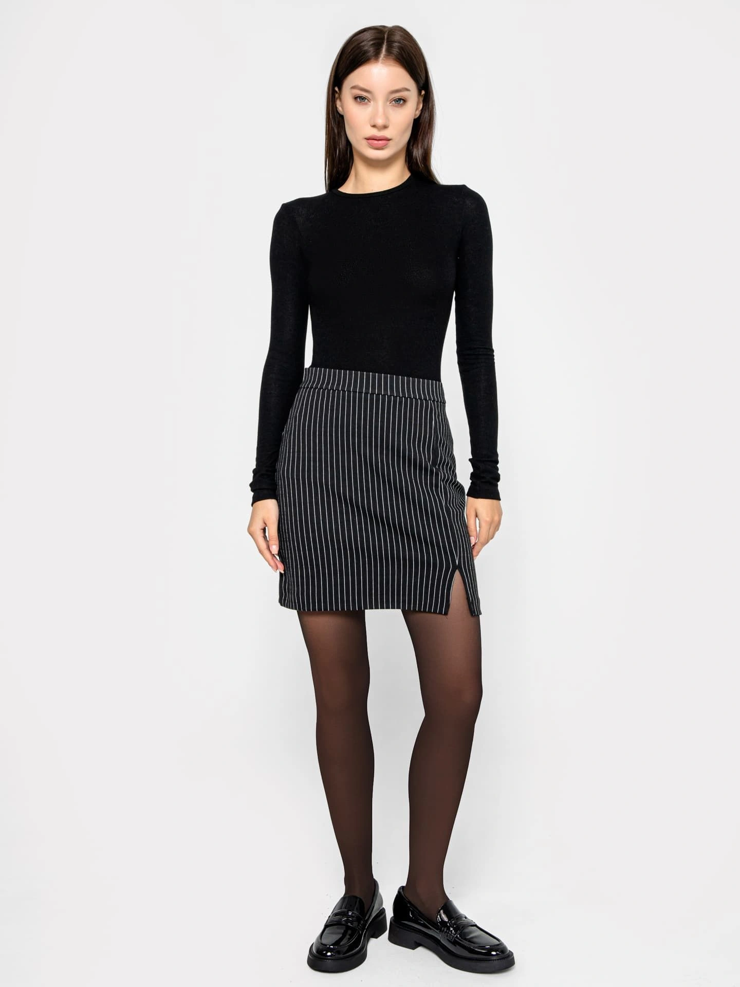 Under Feet com ВКонтакте желісіндегі порно видеоларды таптап жатыр