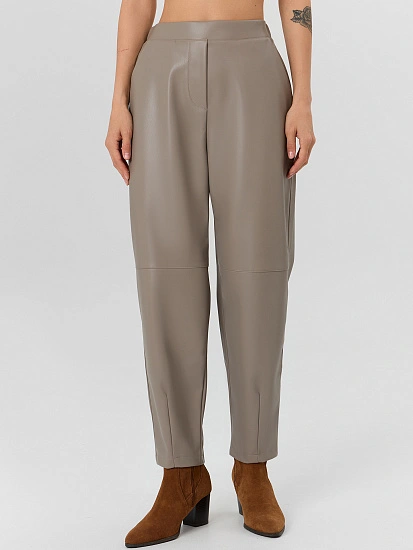 картинка Брюки женские из экокожи в сером цвете  от магазина стильной одежды Mark Formelle