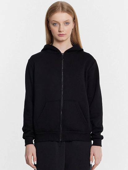 картинка Толстовка женская черная на молнии от магазина стильной одежды Mark Formelle
