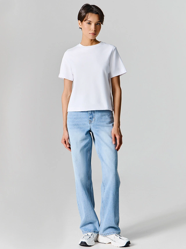 Футболка женская в белом цвете - 3