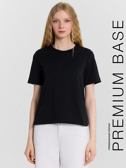 картинка Футболка женская в черном цвете от магазина стильной одежды Mark Formelle