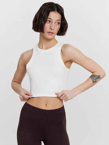 картинка Топ женский в белом цвете от магазина стильной одежды Mark Formelle