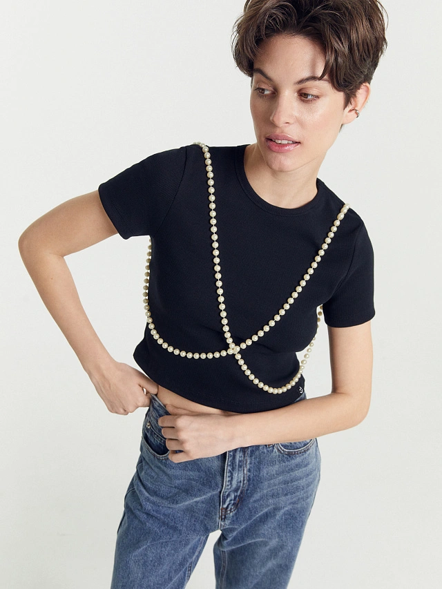 Футболка женская короткая в черном цвете - 6