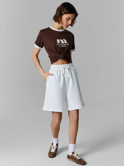 картинка Шорты женские в белом цвете  от магазина стильной одежды Mark Formelle