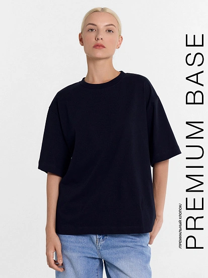 картинка Футболка женская в черном цвете от магазина стильной одежды Mark Formelle