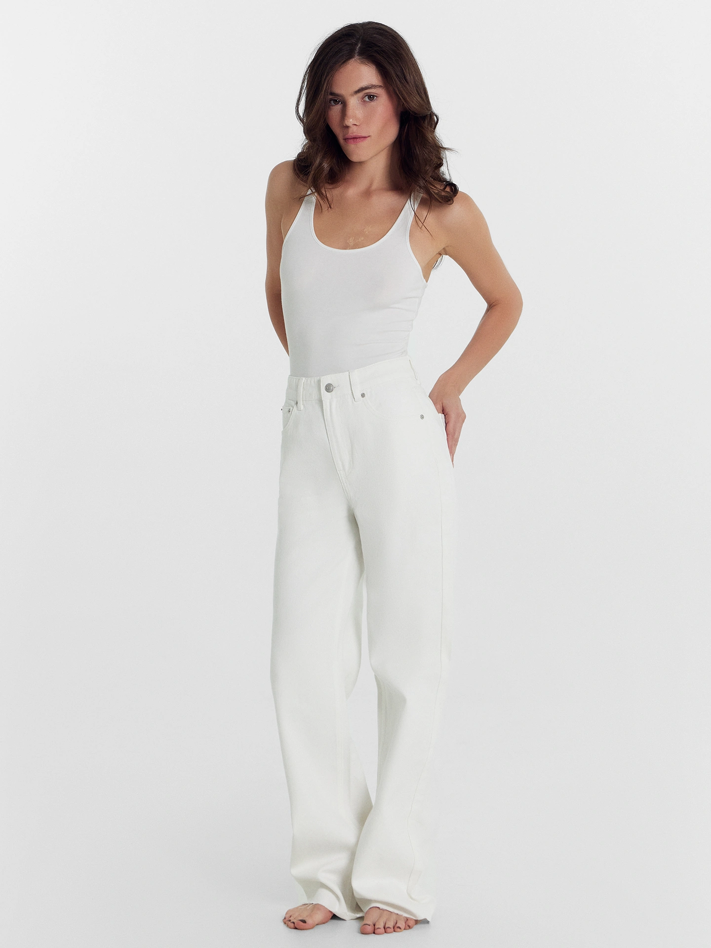 Брюки женские джинсовые wide leg fit молочные