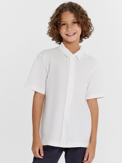 картинка Рубашка для мальчиков в белом цвете  от магазина одежды для мальчиков от бренда Mark Formelle