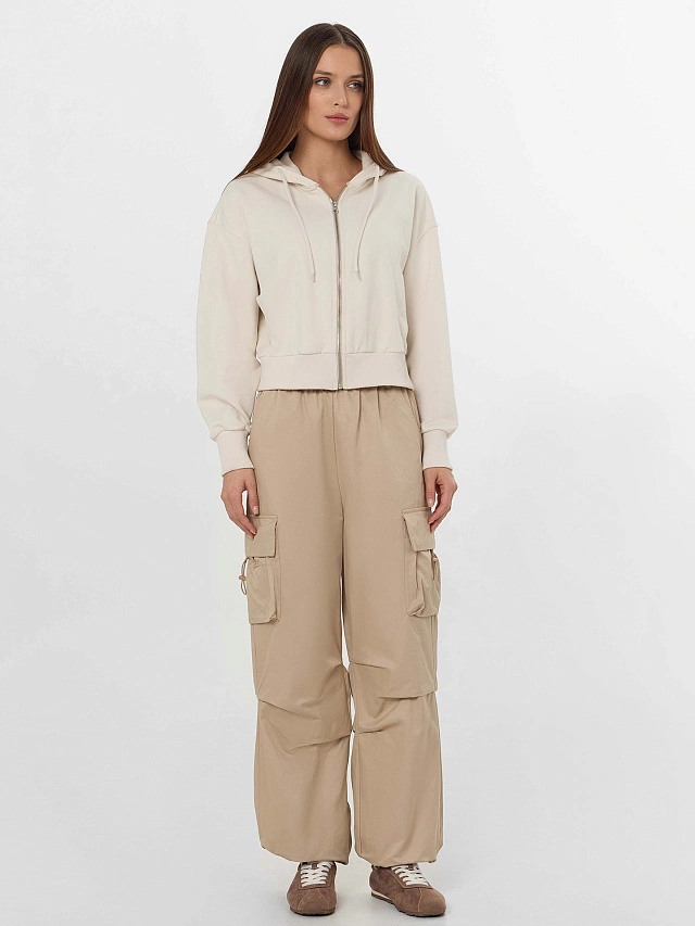 Брюки женские в пыльно-бежевом цвете - 4