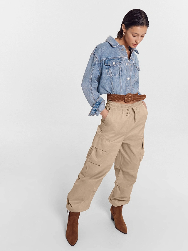 Брюки женские в пыльно-бежевом цвете - 11