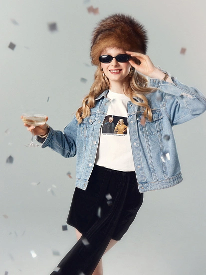 картинка Футболка женская молочная с цитатой из фильма "Ирония судьбы, или с легким паром!" от магазина стильной одежды Mark Formelle