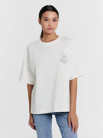 картинка Футболка женская белая с рождественским принтом  от магазина стильной одежды Mark Formelle