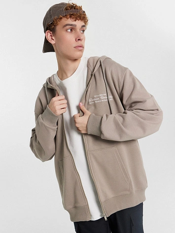 Толстовка мужская бежевая с вышивкой на груди