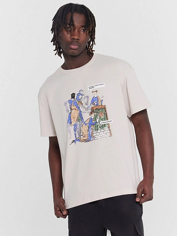 Футболка мужская кремовая с принтом и надписью "откуда у тебя столько врагов? я общительный""