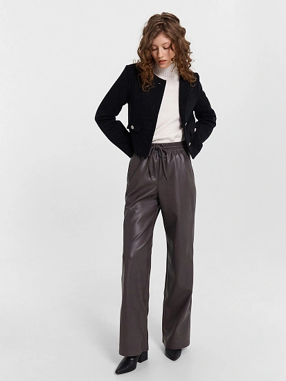 картинка Брюки женские кожаные серые  от магазина стильной одежды Mark Formelle