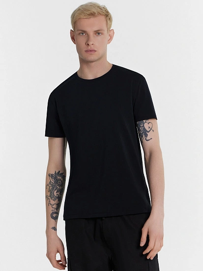 картинка Футболка мужская черная  от магазина мужской одежды Mark Formelle