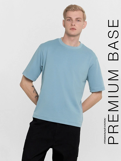 картинка Футболка мужская голубая от магазина мужской одежды Mark Formelle