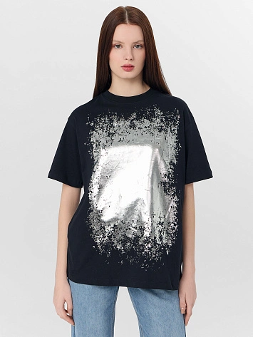 Футболка женская черная с серебристым принтом