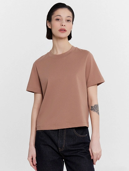 картинка Футболка женская коричневая  от магазина стильной одежды Mark Formelle