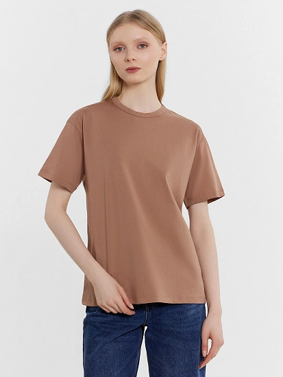 картинка Футболка женская укороченная коричневая от магазина стильной одежды Mark Formelle