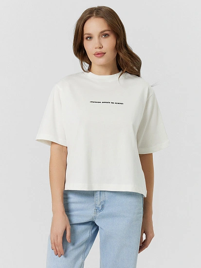 картинка Футболка женская оверсайз белая с надписью "птичкам деньги не нужны" от магазина стильной одежды Mark Formelle