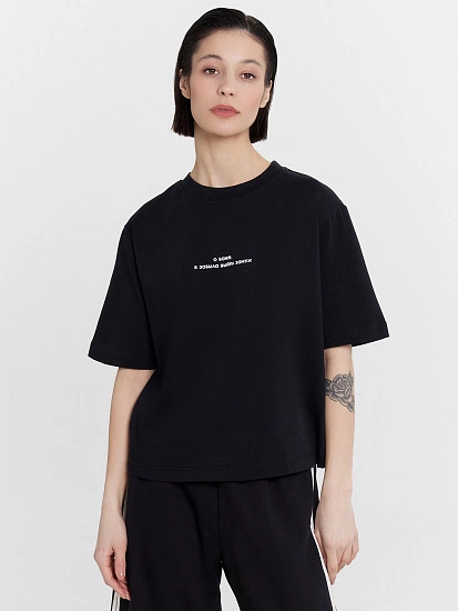 картинка Футболка женская черная "о боже, я забыла выйти замуж" от магазина стильной одежды Mark Formelle