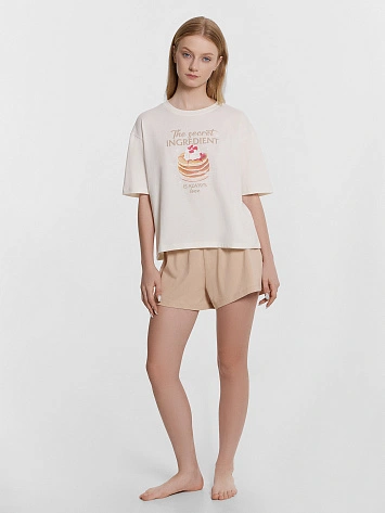 Комплект женский (джемпер, шорты)