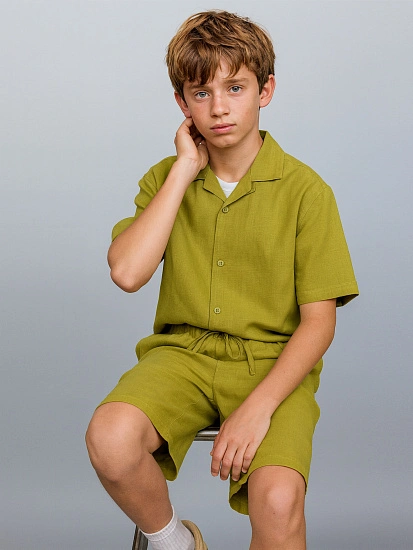 картинка Шорты льняные для мальчиков зеленые  от магазина одежды для мальчиков от бренда Mark Formelle