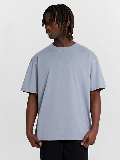 картинка Футболка мужская серая прямого силуэта от магазина мужской одежды Mark Formelle