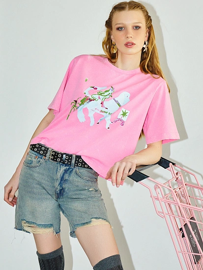 картинка Футболка женская розовая с принтом и надписью "lime soda" от магазина стильной одежды Mark Formelle