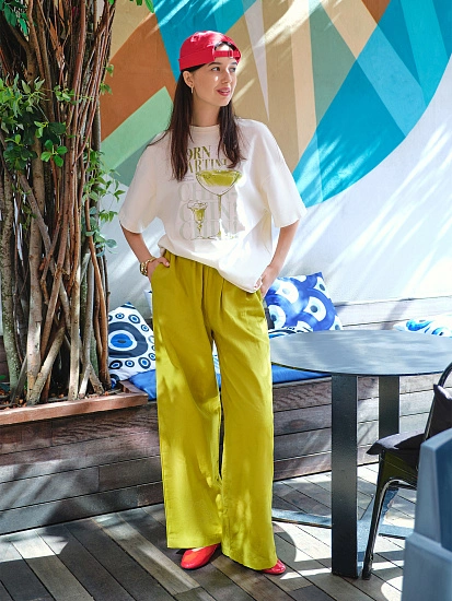 картинка Футболка женская бежевая с принтом "Martini"  от магазина стильной одежды Mark Formelle