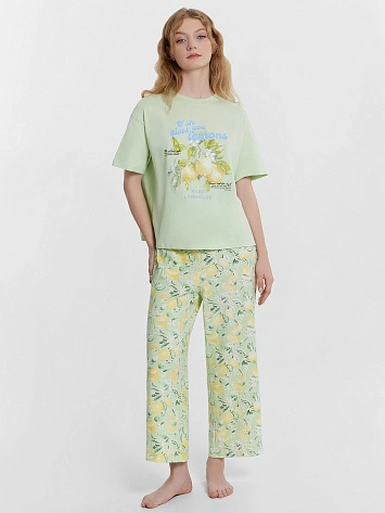 Комплект женский (джемпер, бриджи)