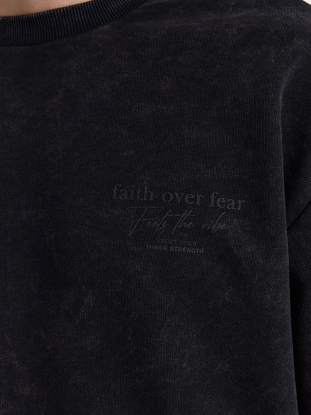 Свитшот мужской серый с надписью "faith over fear", 121801/1 - 8 Свитшот мужской серый с надписью "faith over fear" - 8
