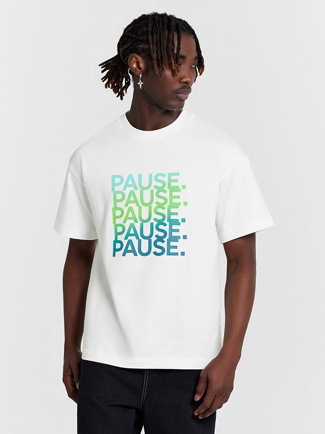 Футболка мужская белая с принтом "Pause" - 1
