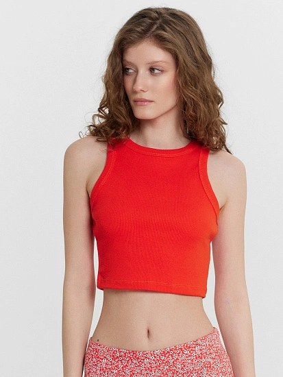 картинка Топ женский красный укороченный от магазина стильной одежды Mark Formelle
