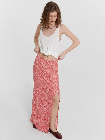 картинка Юбка женская красная с цветочным принтом от магазина стильной одежды Mark Formelle