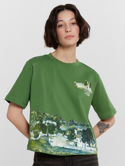 картинка Футболка женская зелая с принтом "Вид на овер-сюр-уаз..." от магазина стильной одежды Mark Formelle