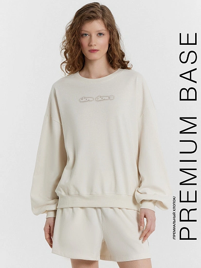 картинка Свитшот женский бежевый с принтом  от магазина стильной одежды Mark Formelle