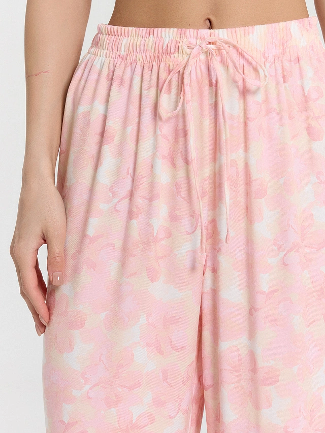 КОМПЛЕКТ ЖЕНСКИЙ (ФУТБОЛКА, БРИДЖИ) - 16