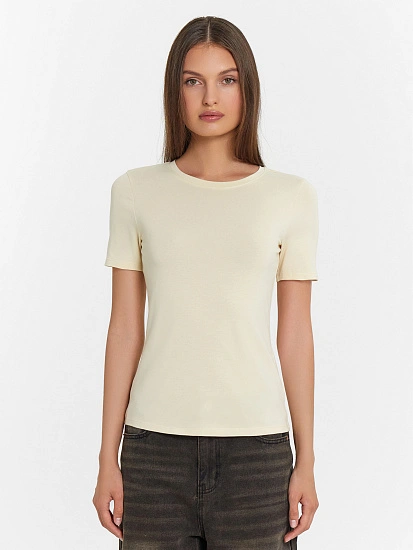 картинка Футболка женская бежевая от магазина стильной одежды Mark Formelle