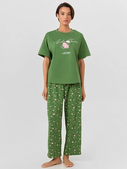 картинка Комплект женский зеленый с цветочным принтом  от магазина стильной одежды Mark Formelle