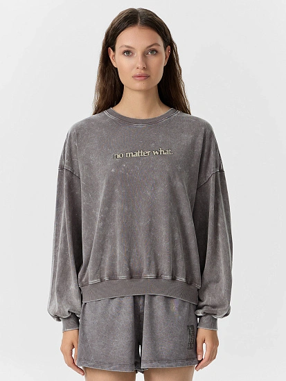 картинка Свитшот женский серый с обработкой эйсид и надписью "no matter what" от магазина стильной одежды Mark Formelle
