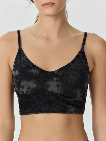 картинка Топ женский для занятий спортом фиолетовый с принтом  от магазина стильной одежды Mark Formelle