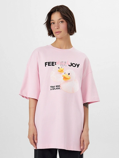 картинка Футболка женская розовая с принтом и надписью "feel the joy" от магазина стильной одежды Mark Formelle