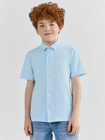 картинка Рубашка для мальчиков голубая от магазина одежды для мальчиков от бренда Mark Formelle