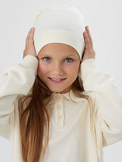 картинка Шапка детская белая от известного бренда одежды для девочек Mark Formelle